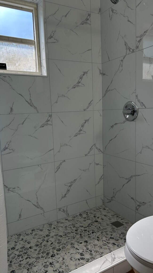 Building Photo - 1601 N 17th St