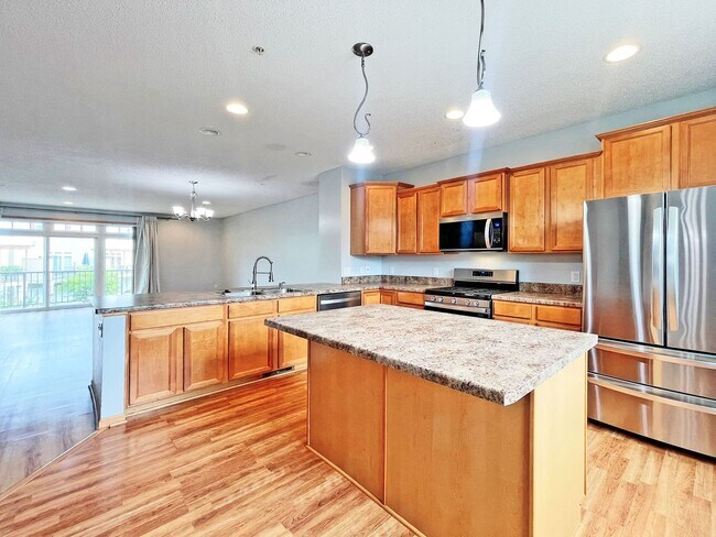 Building Photo - 11903 Emery Village Dr N