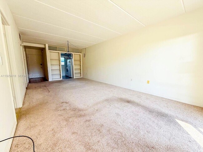 Building Photo - 649 S Tamiami Trl