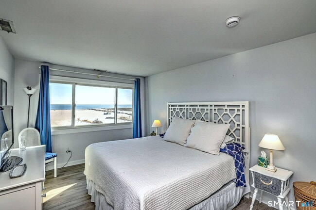 Building Photo - 25 Milford Point Rd