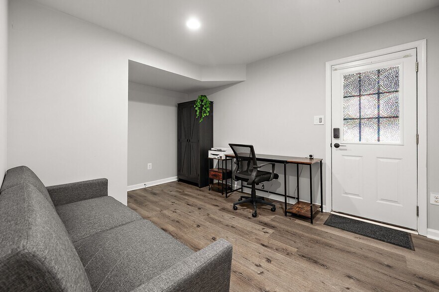 Building Photo - 20262 Bridgewater Rd