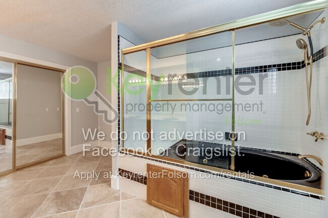 Building Photo - 124 Tomlinson Dr