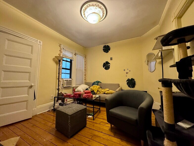 Building Photo - 1512 Tremont St