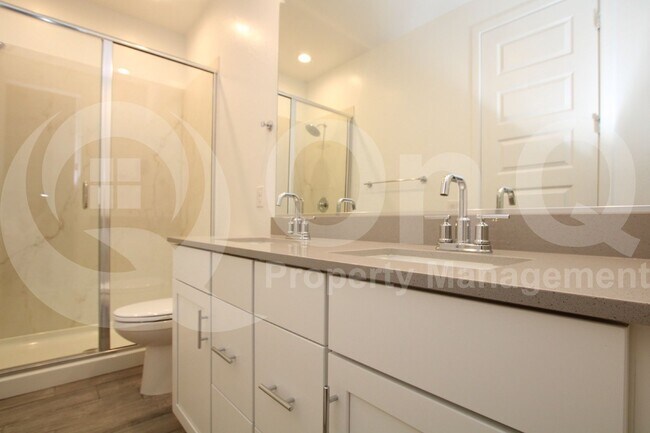 Building Photo - 4132 E Brisa Dr