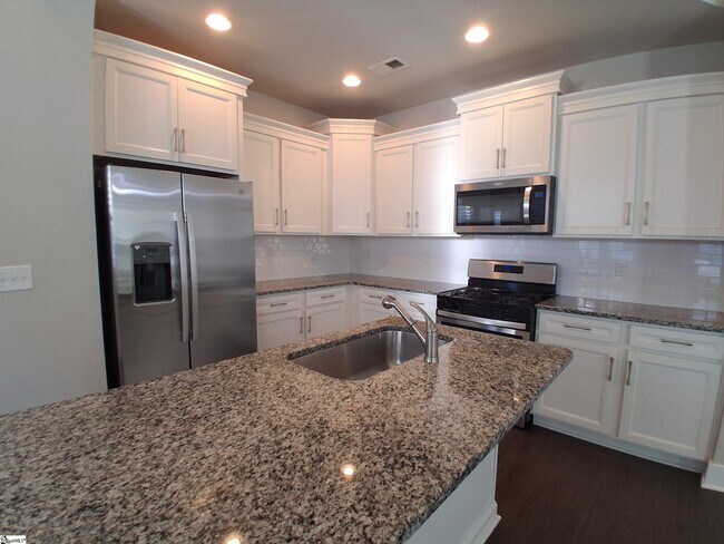 Building Photo - 22 Creekhaven Ln
