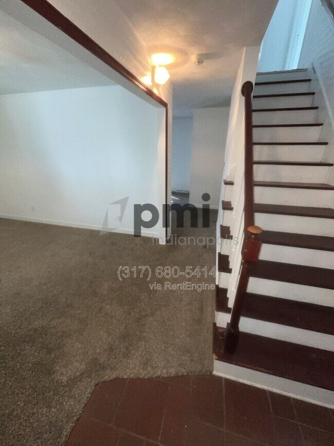 Building Photo - 635 Phaeton Pl