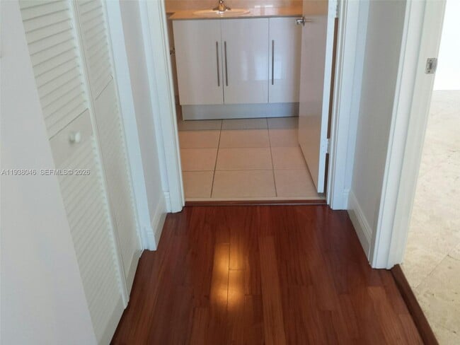 Building Photo - 325 S Biscayne Blvd