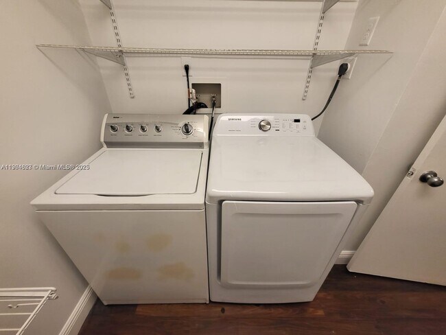 Building Photo - 5654 Rock Island Rd