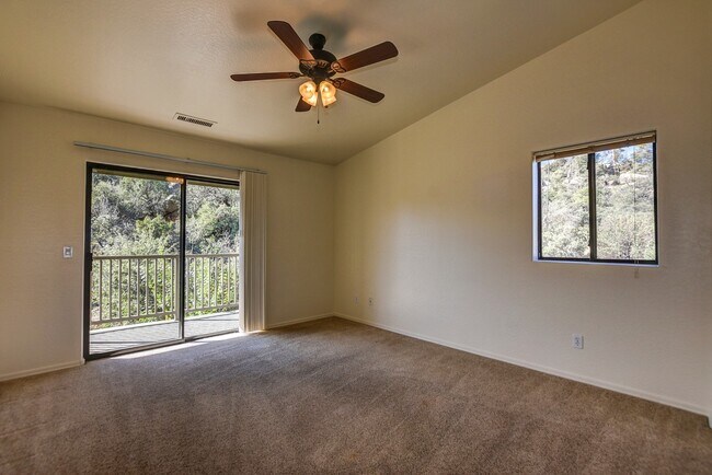 Building Photo - Boulder Park Townhome for Rent