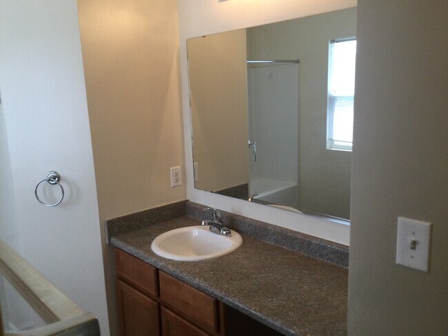 Building Photo - 1236 Saticoy Ct