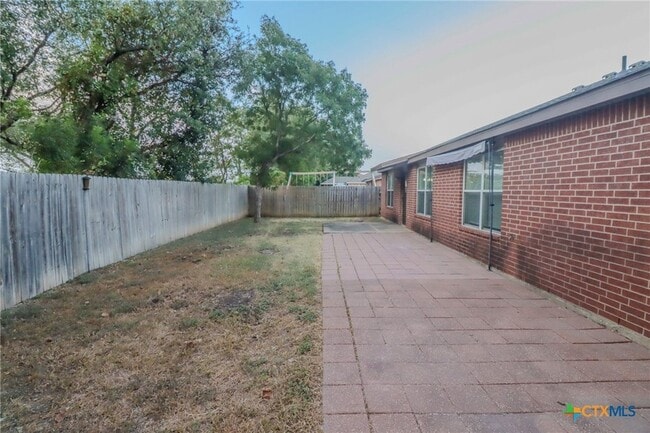 Building Photo - 1705 Liberty Hill Dr