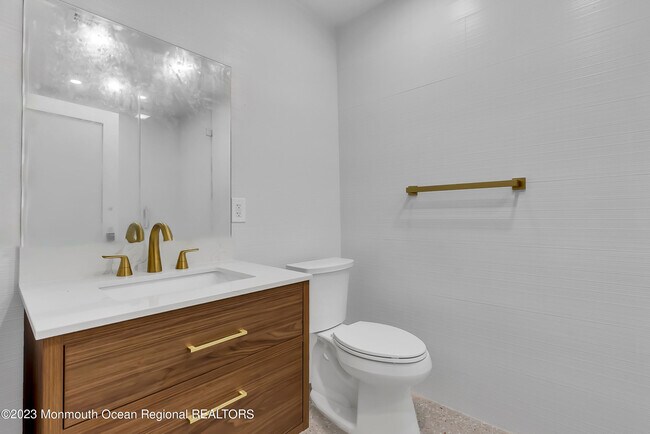 Building Photo - 265 Whalepond Rd