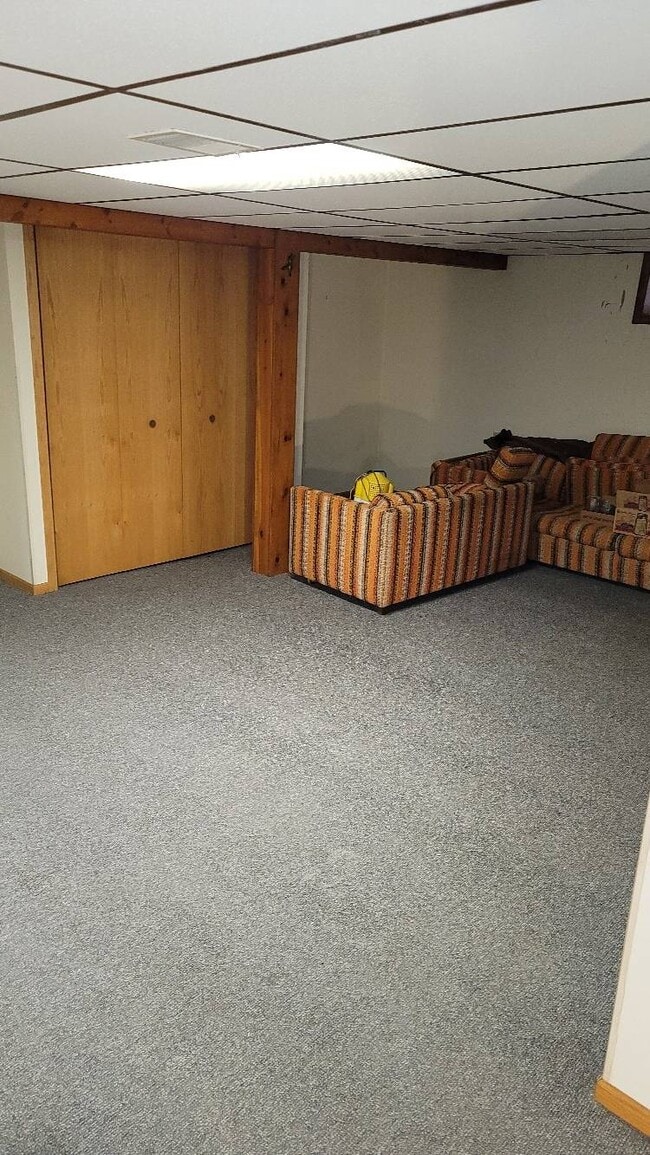 Building Photo - Koschak Properties