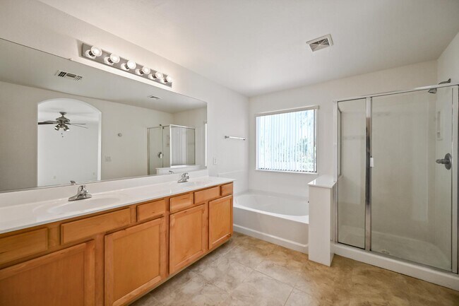 Building Photo - 1483 E Mia Ln