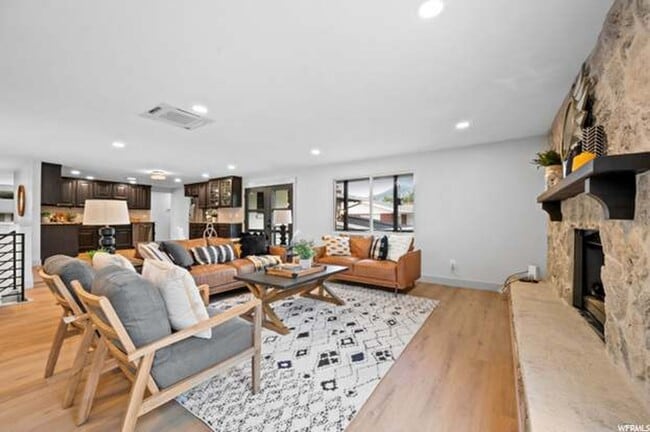Building Photo - Millcreek Stunner Next to St Marks Hospital!