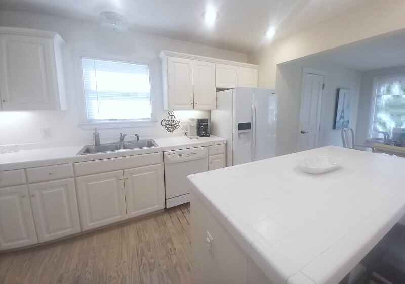 Building Photo - 1914 W 38th St