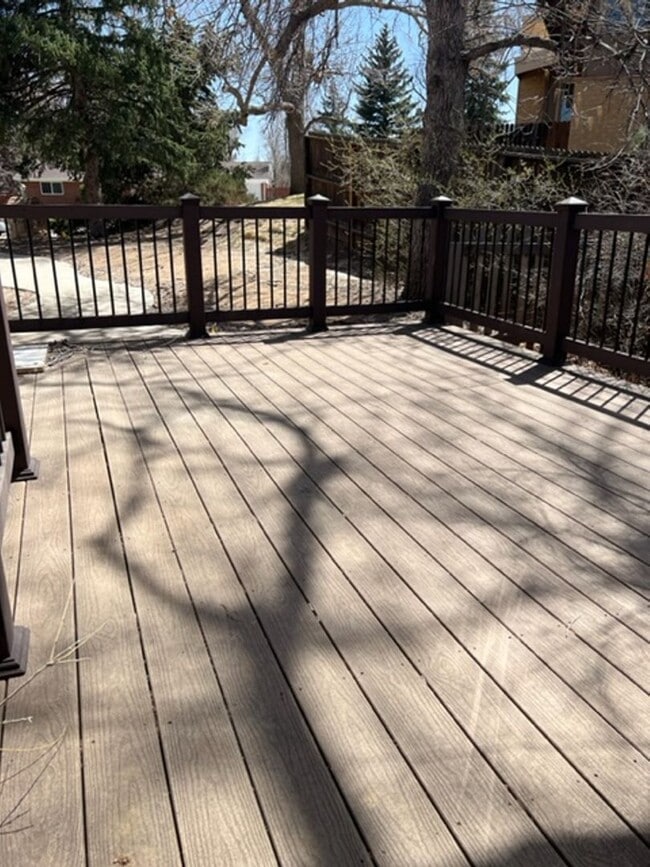 Building Photo - 4 BEDROOM HOME IN SKYWAY!!