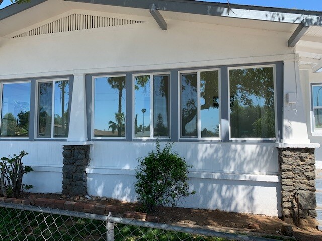 Side of house - 1696 Felicita Ct