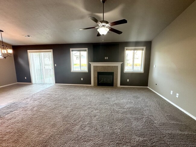 Building Photo - Horn Rapids House for Lease!