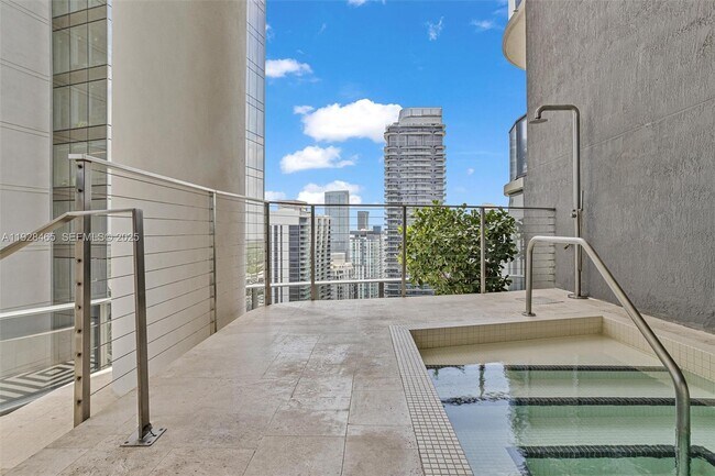 Building Photo - 801 S Miami Ave