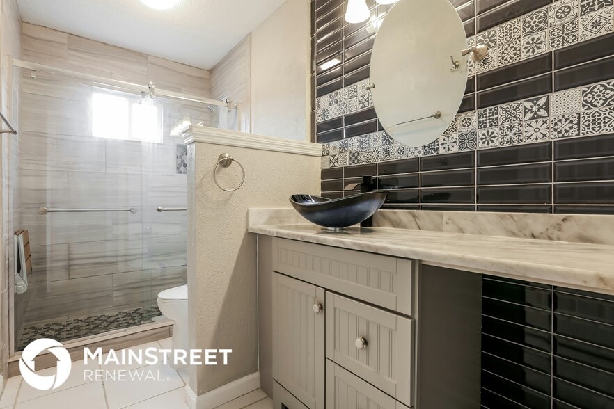 Building Photo - 7509 Mesa St