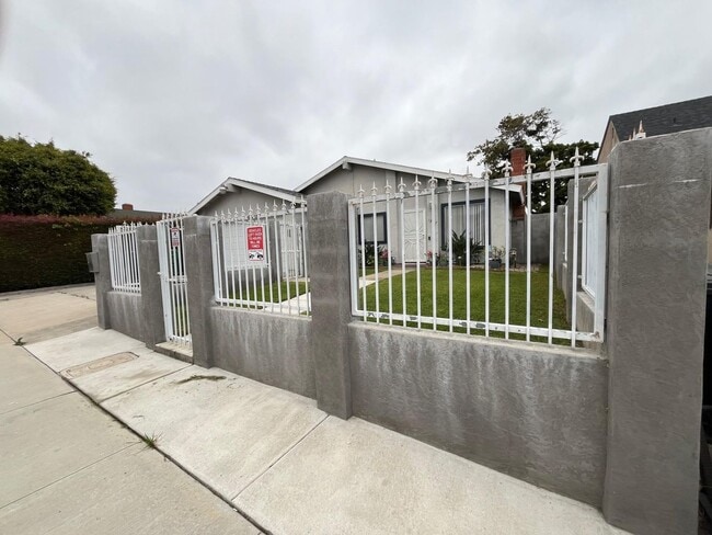Building Photo - House for Rent Minutes from Mexico Border