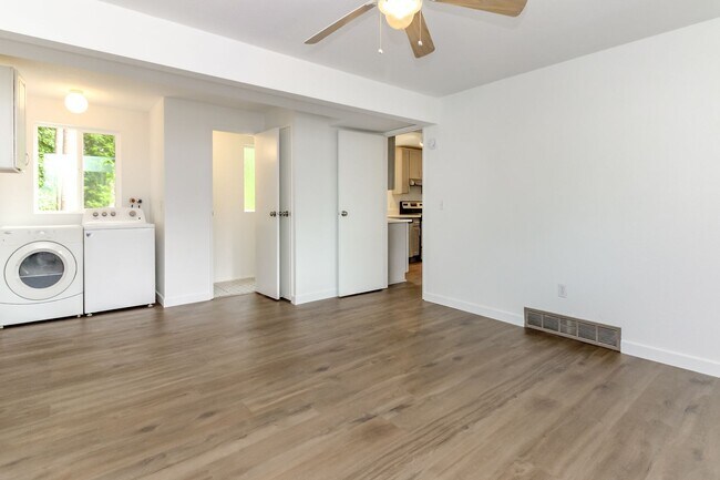 Building Photo - Four Bedroom House Near Camelot Park