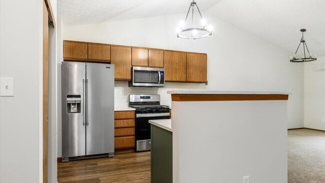 Building Photo - 824 Crofton Pl