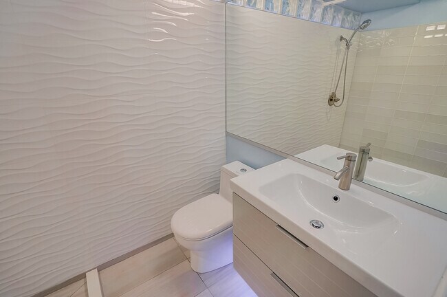 Building Photo - 1128 22nd St