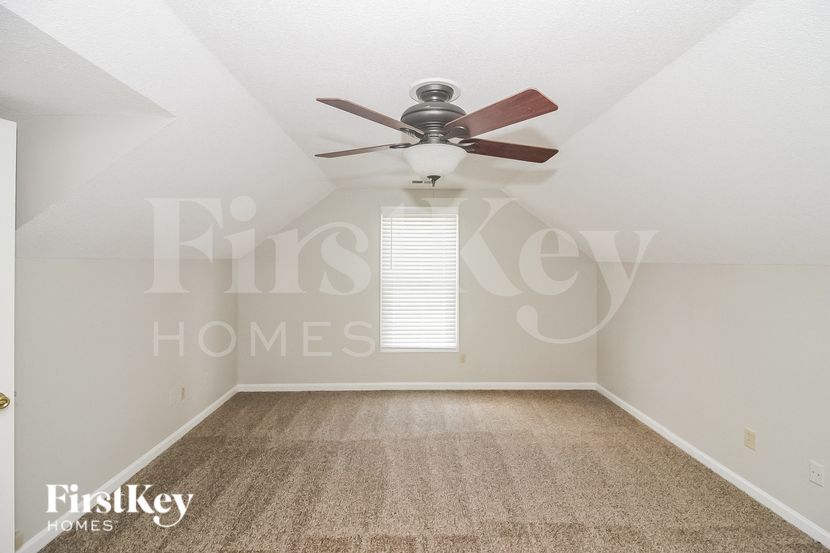 Building Photo - 594 Featherwind Cove N