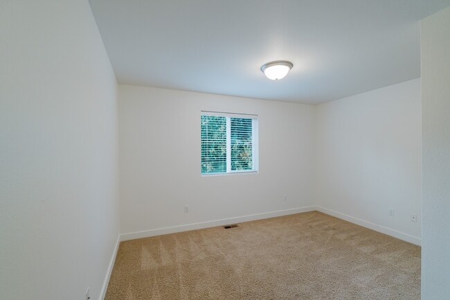 Building Photo - 2805 Alyssa Ct SE