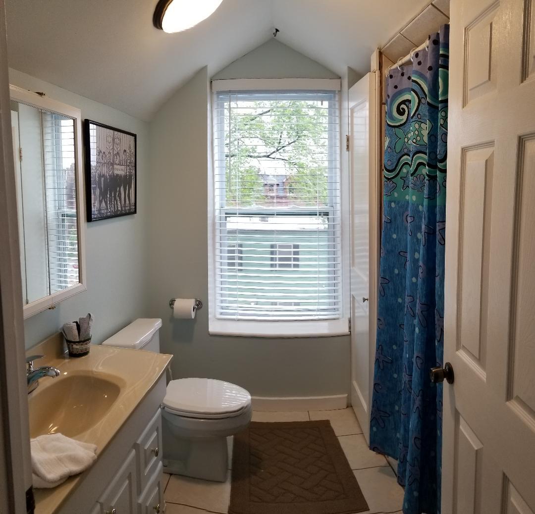 2nd fl full bath - 1916 S 10th St