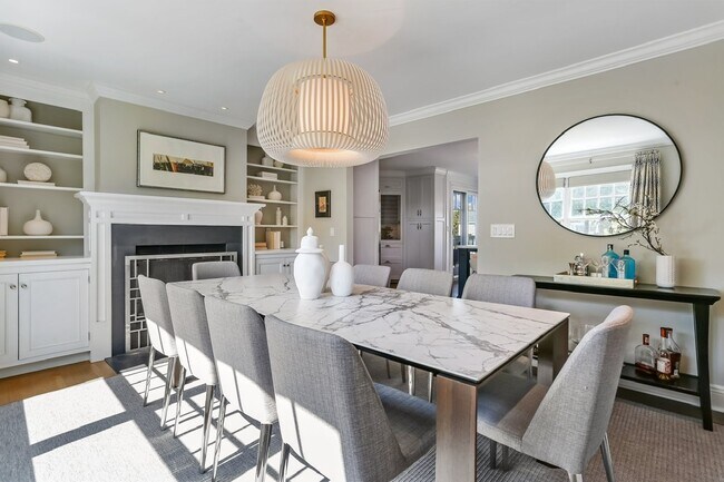 Building Photo - 1810 Fairfield Beach Rd