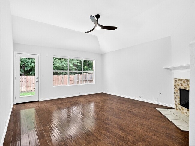 Building Photo - 1817 Newton Dr