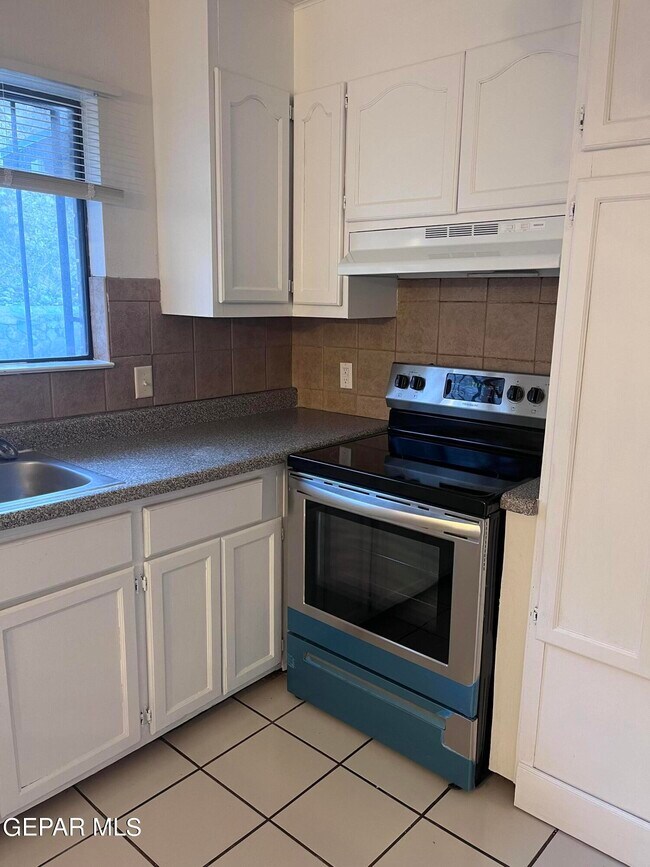 Building Photo - 8705 Galena Dr