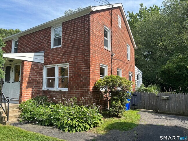 Building Photo - 94 Garden Dr