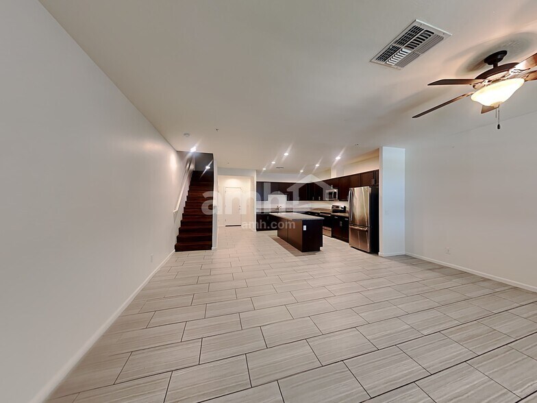 Building Photo - 20788 W Thomas Rd