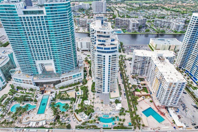 Building Photo - 3535 S Ocean Dr