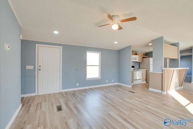 Building Photo - 156 Kinney Rd