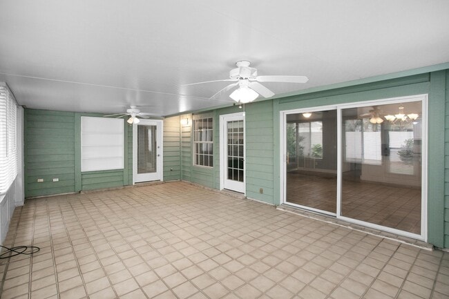 Building Photo - 319 L'Atrium Dr