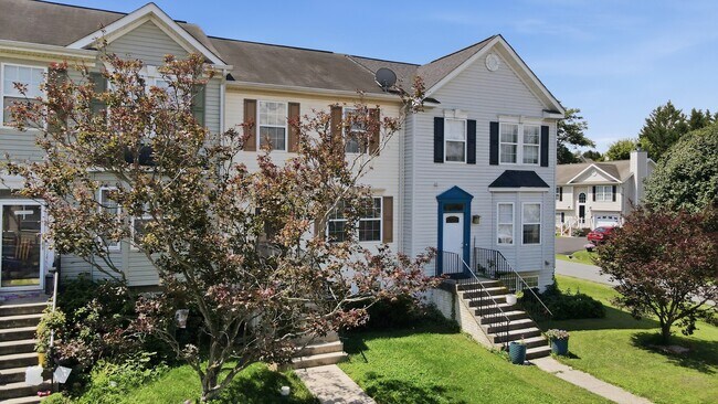 Building Photo - 10 Crabapple Ct