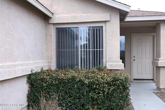 Primary Photo - 7559 N Summit Pass