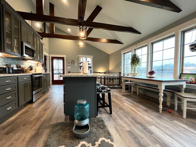 Building Photo - Lakefront Living in Lyman, SC