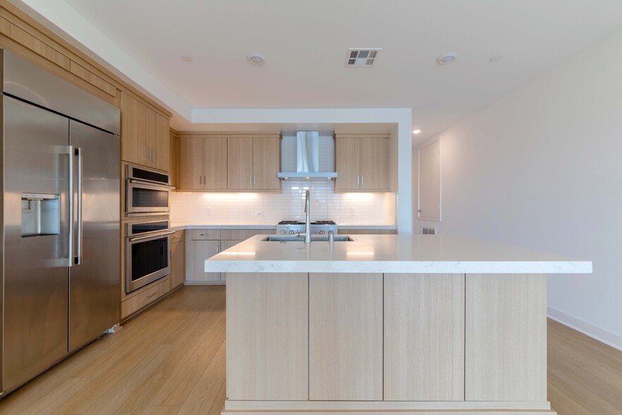 Building Photo - 2207 Rivington