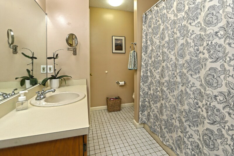 Building Photo - 83 Quarry Village Rd