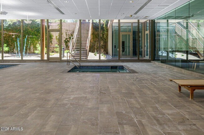 Building Photo - 7117 E Rancho Vista Dr