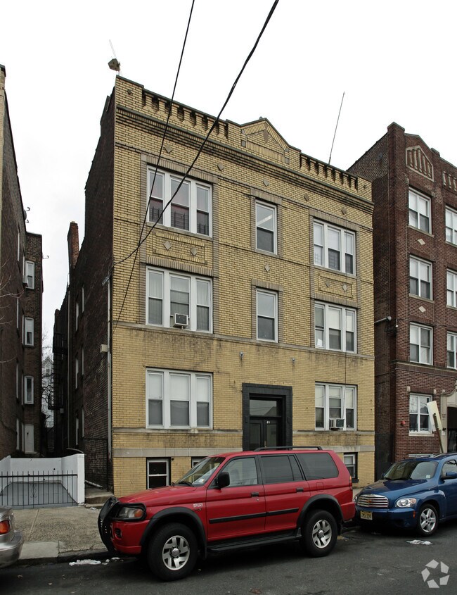 Building Photo - 80 Van Wagenen Ave