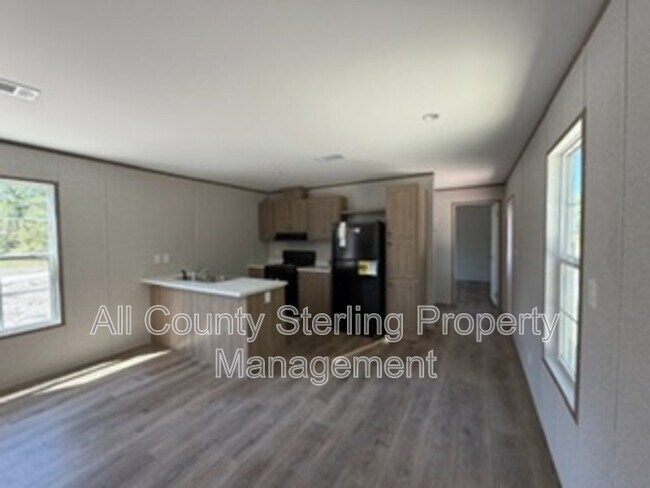 Building Photo - 139 SE Perfect Ct