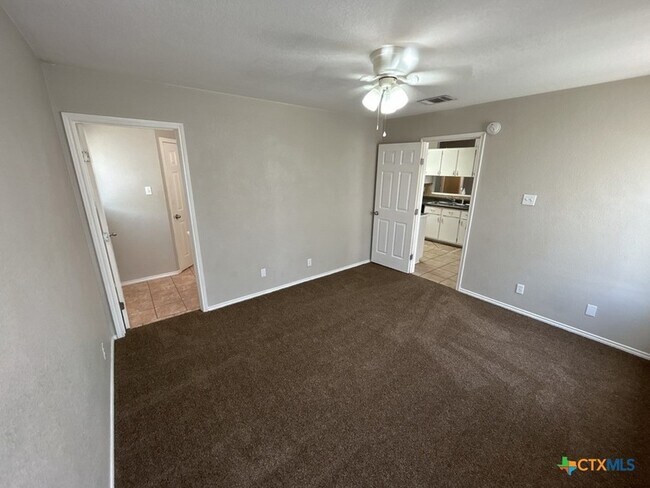 Building Photo - 4507 Lonesome Dove Dr