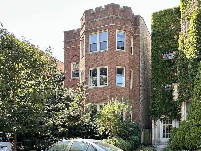 Building Photo - 6218 N Bell Ave